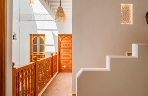 Mouassine House | Riad Ambre d'Orient, Rooftop Pool Oasis