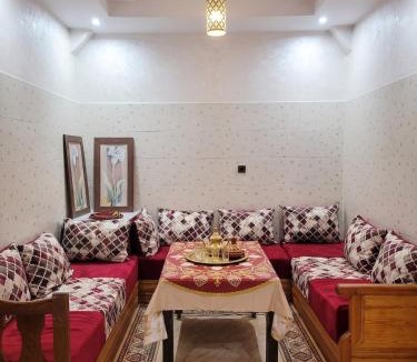 Cite El Houda Apartment | Authentic Moroccan Haven Cozy & Bright
