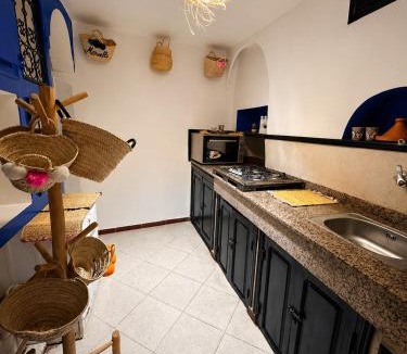 Zaouia Sidi Rhalem House | Authentic 5-Bedroom Medina House with Patio, Gym & Workspace