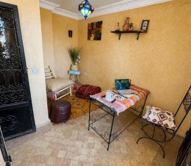 Zaouia Sidi Rhalem House | Authentic 5-Bedroom Medina House with Patio, Gym & Workspace