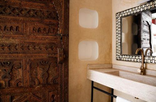 Kbour Chou House | Riad El Aaiun