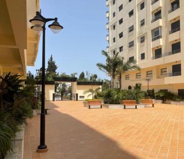 Luxus Apartment | Family 3-Bedroom, 2-bathroom Private Parking, Near Beach & Medina