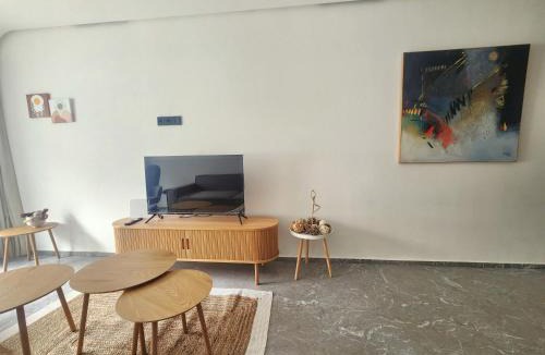RACINE EXTENSION Apartment | The Fifteen Triangle d'Or by IB Signature - Chic 1BR, Rooftop Pool, Wifi, Self Check-in, Day and Night Security, Terrace, free parking close to all amenities