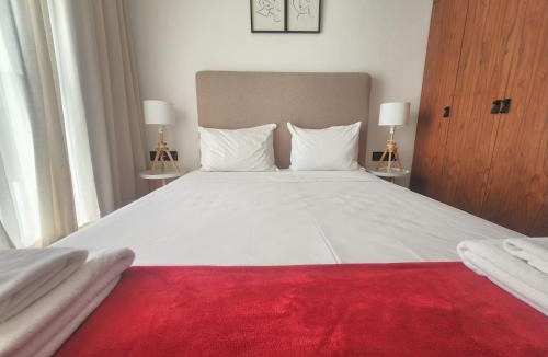 RACINE EXTENSION Apartment | The Fifteen Triangle d'Or by IB Signature - Chic 1BR, Rooftop Pool, Wifi, Self Check-in, Day and Night Security, Terrace, free parking close to all amenities