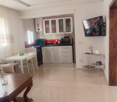 Fnideq House | Villa Charme & Jardin à Fnideq, Proche Plage & Ceuta