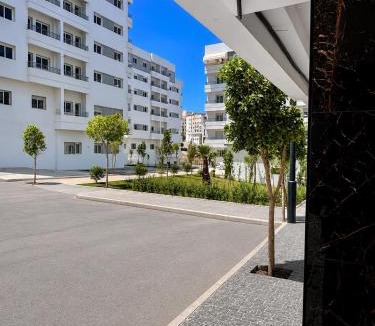Al Bahraoyine Apartment | Modern Comfort Stay Tanger