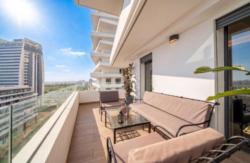 Casablanca Apartment | VIVASTAY Casablanca - Élégant 2 Chambres CFC avec Piscine et Salle de Sport