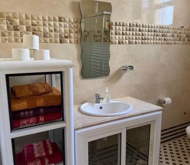 Marshan Apartment | Giant House, Private Patio & Ultra-Fast Wi-Fi