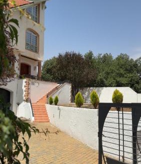 Ifrane Villa | Villa centre ville zéro six soixante neuf soixante huit 3828