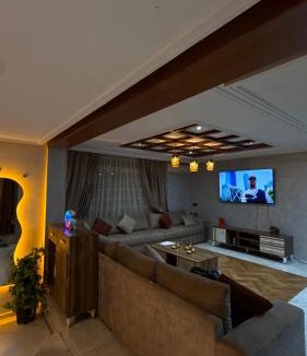 Ifrane Villa | Villa centre ville zéro six soixante neuf soixante huit 3828