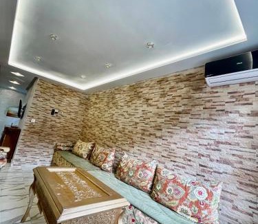 Quartier Mozart Apartment | Place Mozart Beach, coastal road and TGV station 5 min away