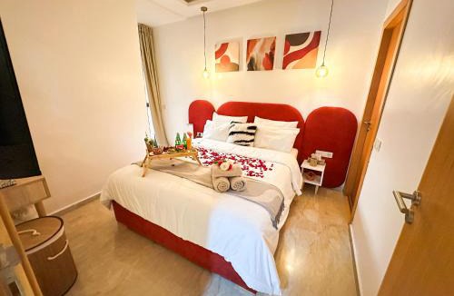 Harhoura Apartment | Stylish 2Br Apartment in Harhoura 5 min to Beach & Free Parking