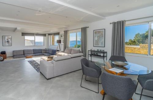 Al Bahraoyine Villa | Magnifique villa avec vue sur mer + montagne