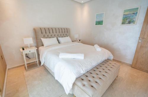 Branes Apartment | Luxurious 4 bedroom Beachfront BAK2