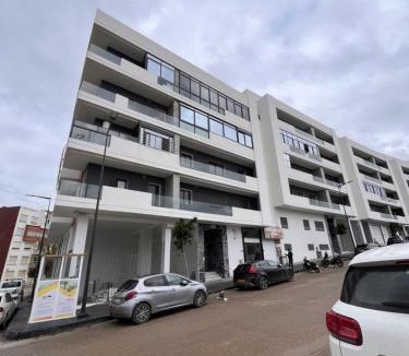 Tanja Balia Apartment | Appartement moderne près corniche et gare du train