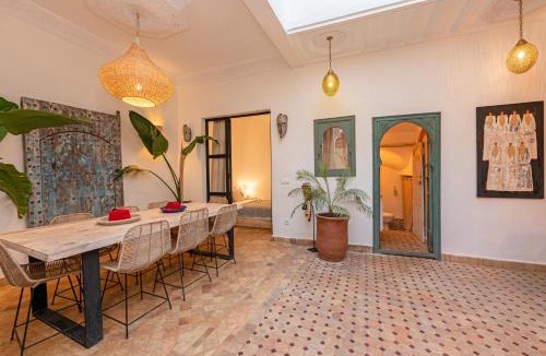Assouel Villa | Riad E&J privatif, Marrakech Médina, 5 ch climatisées, piscine chauffée, PDJ offerts
