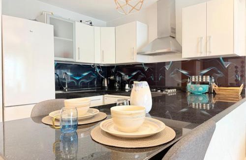 Malabata Apartment | Elegant Luxury Studio - Pool, Beach & Station 2'