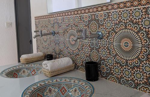 Oulad Khallouf Hostel | Tayyurt Blue waves Beach house's