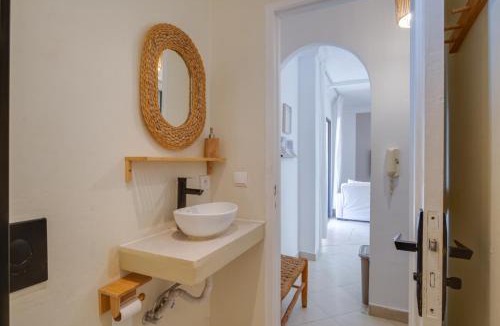 Bni Makada Apartment | Magnificent Apartment with Private Rooftop Terrace