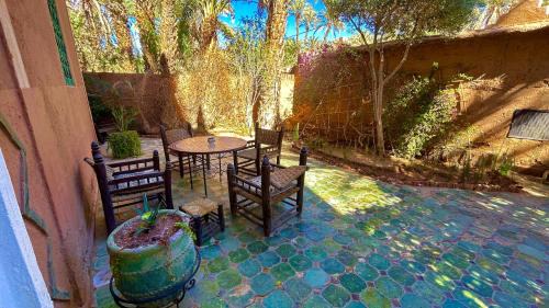 Amezrou Bed & Breakfast | Dar Nakhla - Guest House In Zagora - Restaurant & Desert Excursions