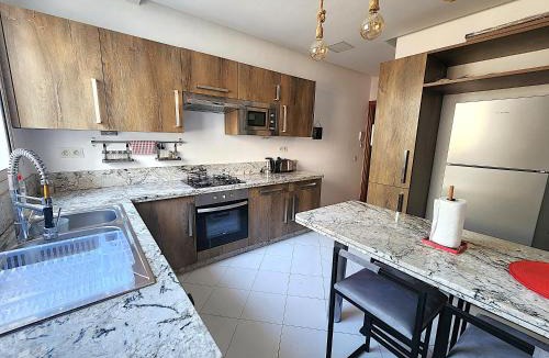 RACINE EXTENSION Apartment | One-Five Racine by IB Signature, Stylish 2BR Apt, 24x7 Security, WiFi, Self check-in, City View, City Centre, close to cafes and restaurants