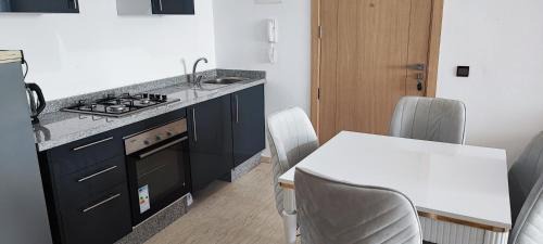 Al Bahraoyine Apartment | Magnifique Appartement de standing à Tanger avec Vue sur Mer et Accès Piscine