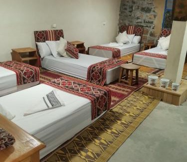 Tizi N'Isly House | Gîte Mourik