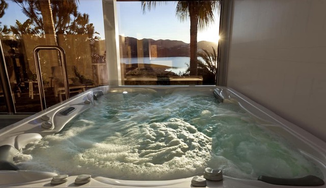 B bou Hotel La Viñuela & Spa in Vinuela