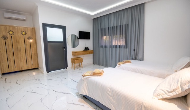 Riad gold