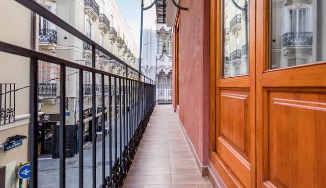 Plaza de la Virgen 2 bedrooms in Valencia / València
