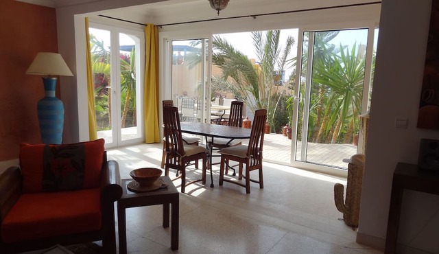 VILLA IN A STANDING RESIDENCE WITH SEA VIEW