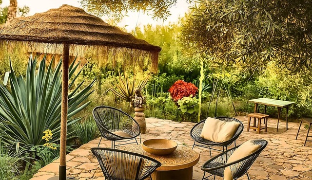 Traditional Moroccan Room by the Pool with Garden, Hammam & Spa Access
