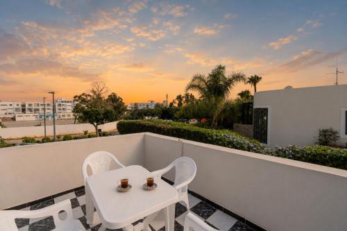 Spacious Apart in a Villa - 3 min to Beach