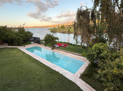 Villa bord du lac takerkoust marrakech , 9 Suites de Luxe & événementiel