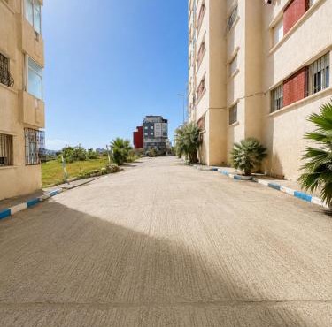 2BR Cozy Apartment-Parking Near Beach & TGV