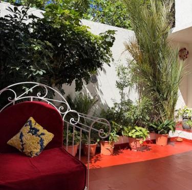 Giant House, Private Patio & Ultra-Fast Wi-Fi