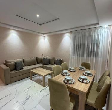 Apartment with pool