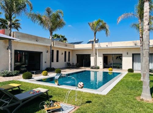 VILLA L'OLIVIEA, Large Private Pool, Landscaped Gardens,Secure Estate in Amskroud, 30 Minutes from Agadir