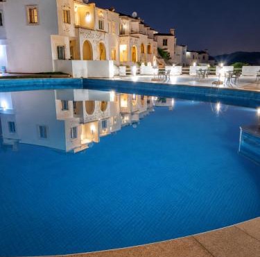 TARIFA Beach & Pool