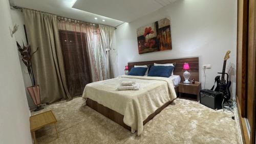 Airport's Layover Apartment